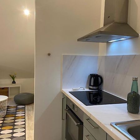 Cocon Au Calme En Hyper Centre Apartment Chateau Renault Bagian luar foto